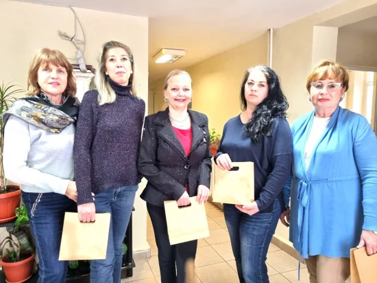 Зонта клуб Варна със специален поздрав към  екипа  Фондация „SOS-семейства в риск“ и жените, настанени в Кризисния център
